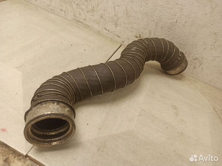 Патрубок интеркулера