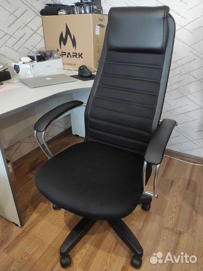 Компьютерное кресло Элегия