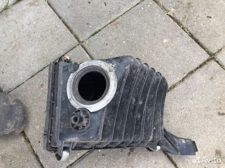 Корпус воздушного фильтра Subaru Legacy 2