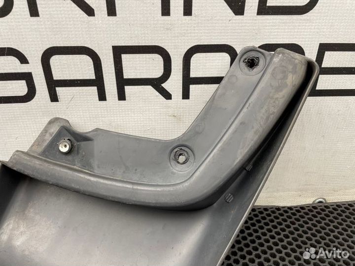 Брызговик задний левый Volvo Xc90 C B5254T2 2.5