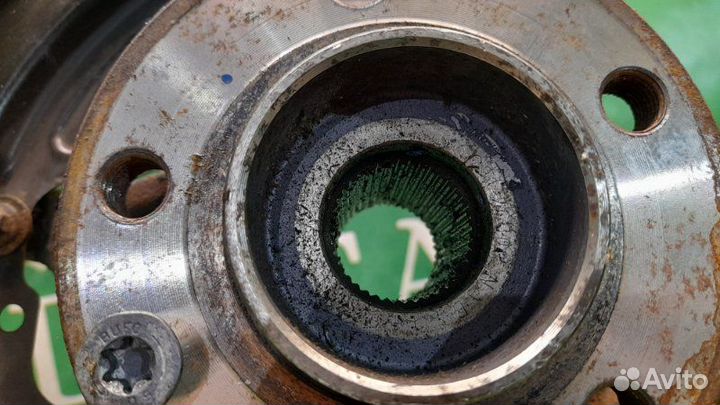 Кулак поворотный передний правый Volvo Xc70 3