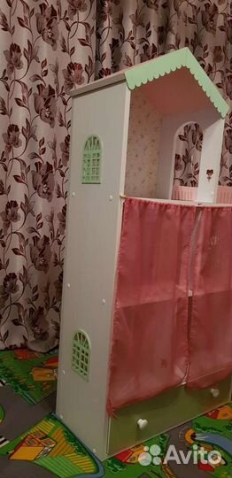 Большой кукольный домик