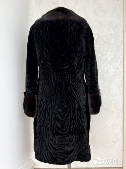 Шуба из каракульчи с норкой