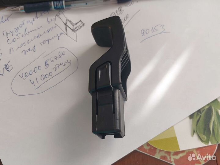 Крюк в багажник для skoda