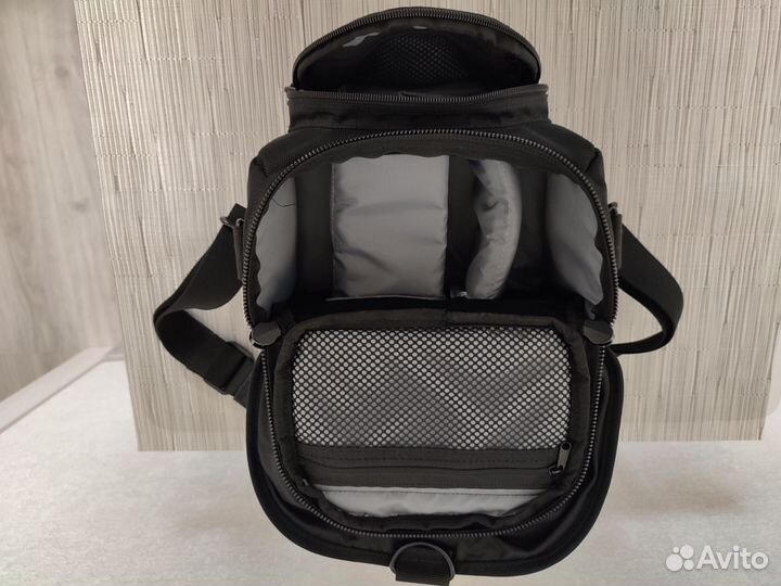 Сумки для фотоаппаратов, видеокамер