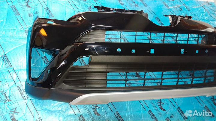 Передний бампер Рав 4-4 рестайлинг черный в сборе