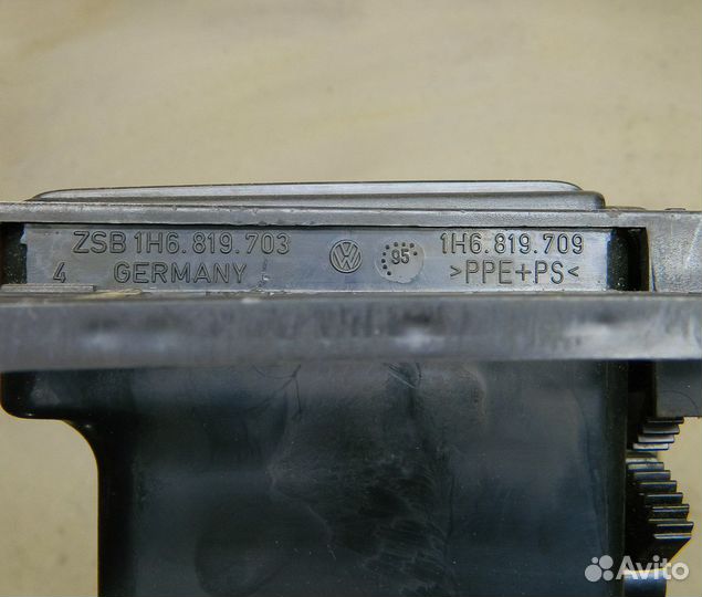 Дефлектор воздушный левый VW Golf 3