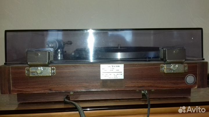 Проигрыватель винила victor b33h