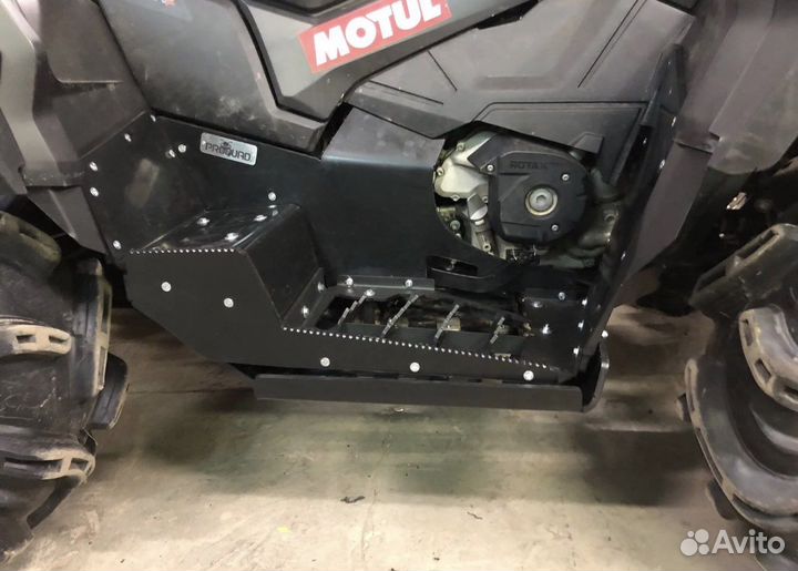 Защита подножек Proquad на BRP