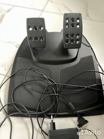 Руль игровой logitech momo racing