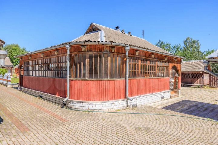 Дом 200 м² на участке 42 сот.