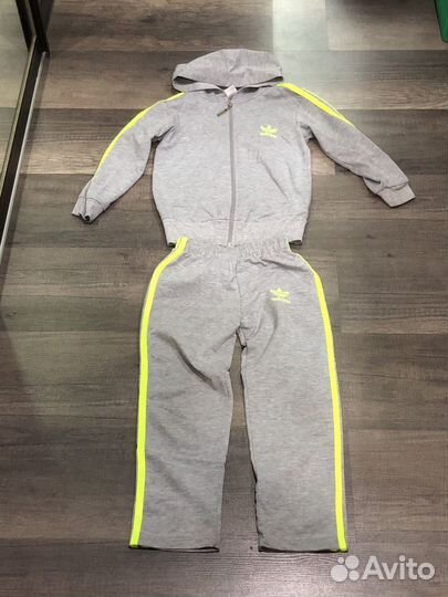 Спортивный костюм adidas 122-128