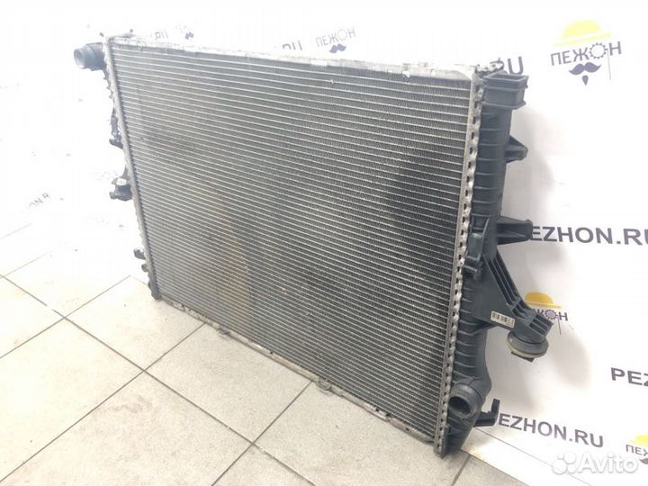 Радиатор охлаждения Volkswagen Touareg внедорожник