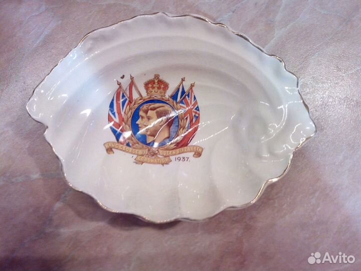 Тарелка фарфоровая английская 1937 год