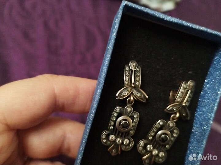 Золотые серьги с бриллиантами