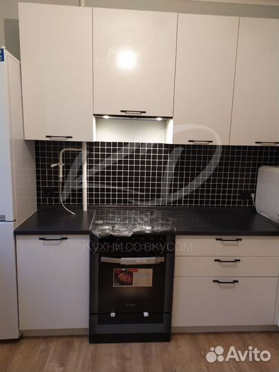 Угловая кухня в наличии