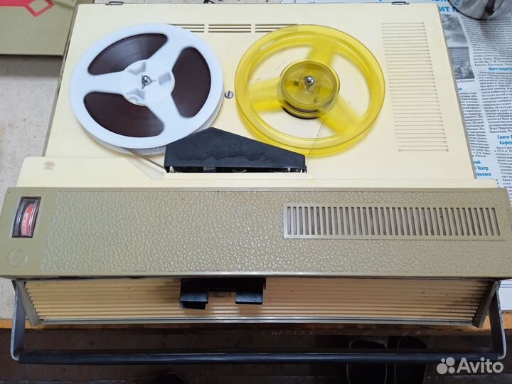 Магнитофон Дельфин с блоком питания