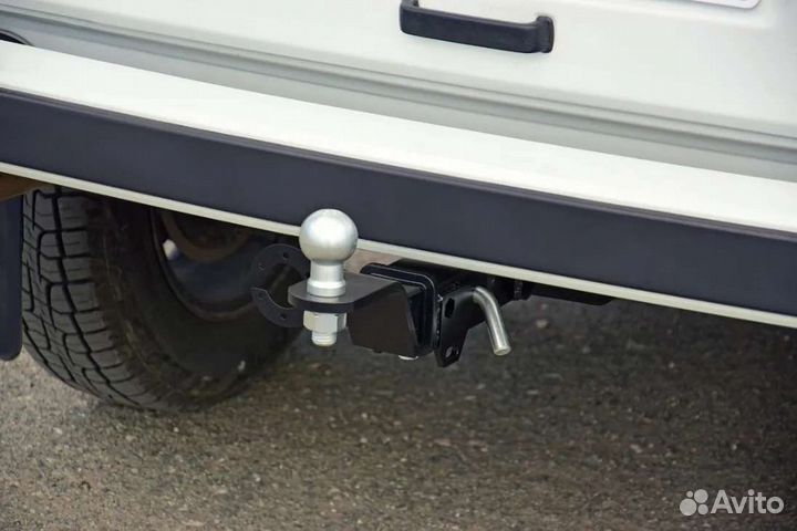 Фаркоп на Ниву шар вставка под квадрат