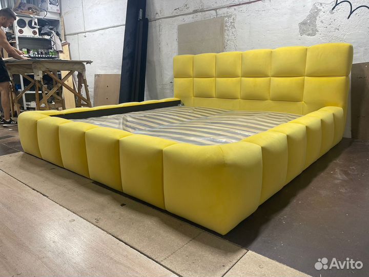 Кровать двуспальная