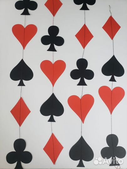 Карточные гирлянды, нити из игральных карт