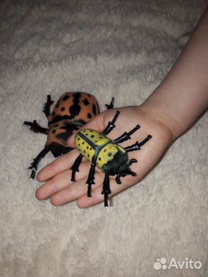 Игрушки жуки 2шт за молоко