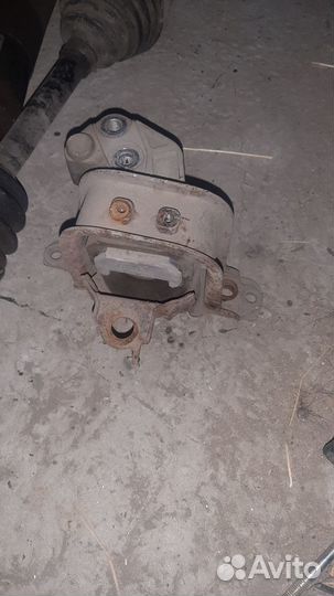 Правая подушка двигателя на Джили мк,Geely MK