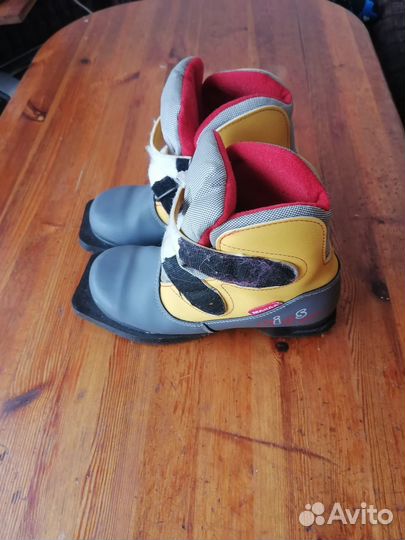 Лыжные ботинки