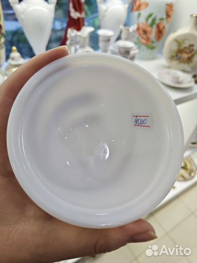 Паштетница курочка из молочного стекла