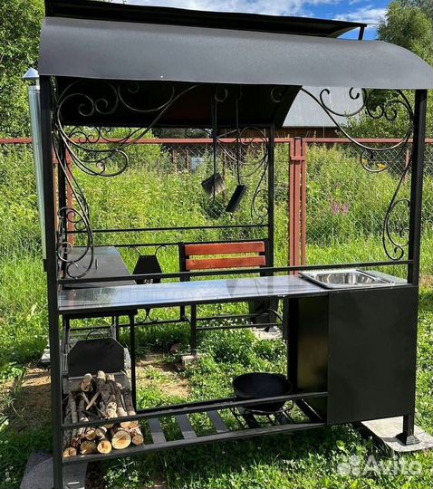 Мангал с крышей