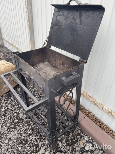 Мангал с крышкой кованный