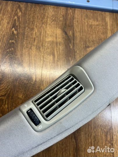 Накладка на стойку кузова правая Volvo Xc90