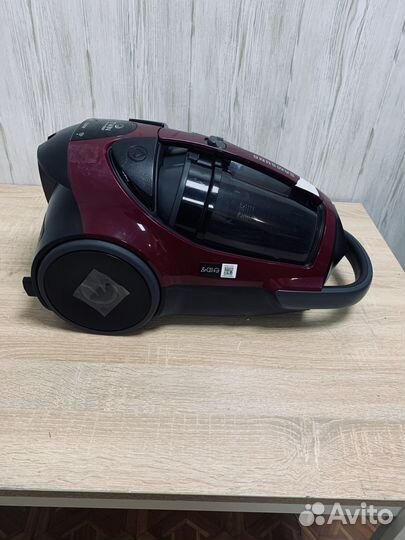 Пылесос Samsung VCC885HH3P