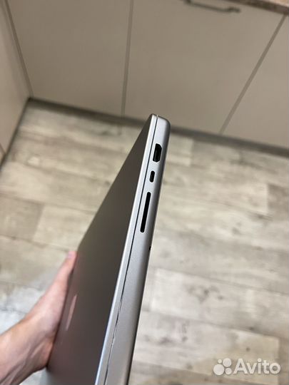 Macbook pro 16 m1 pro 16gb 512gb