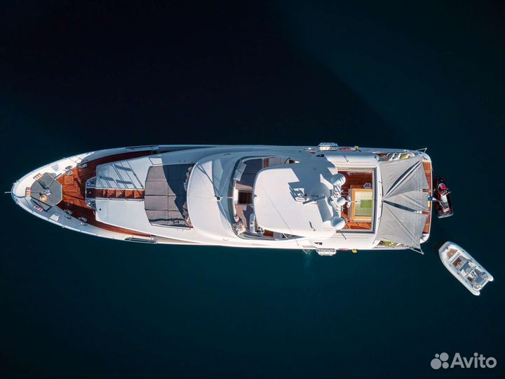 Моторная яхта Benetti Delfino 93