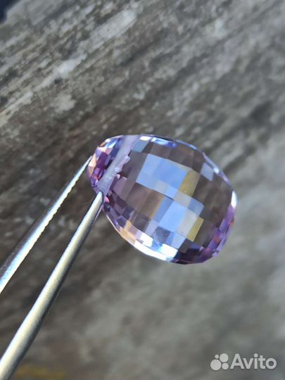 Фиолетовый природный аметист