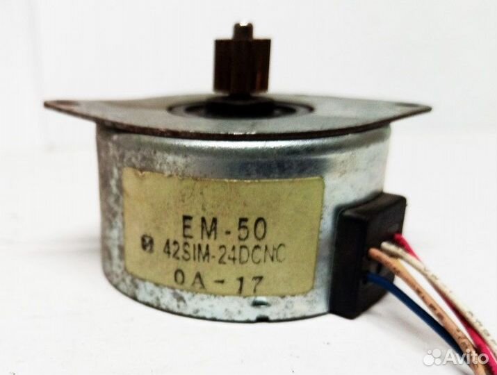 Двигатель шаговый EM-50 42SIM-24dcnc
