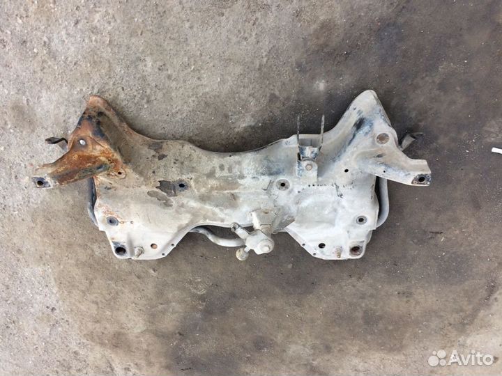 Подрамник передний Peugeot 206