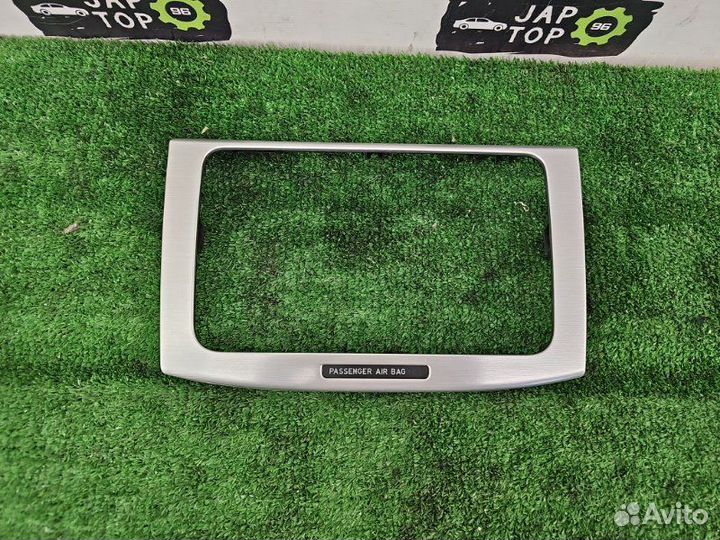 Рамка магнитолы Volkswagen Passat B6