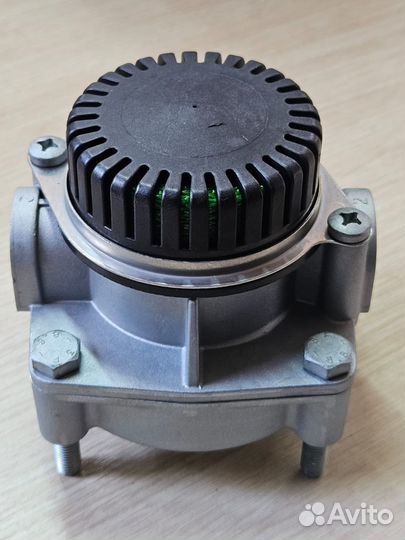 Клапан ускорительный Volvo Scania Iveco DAF