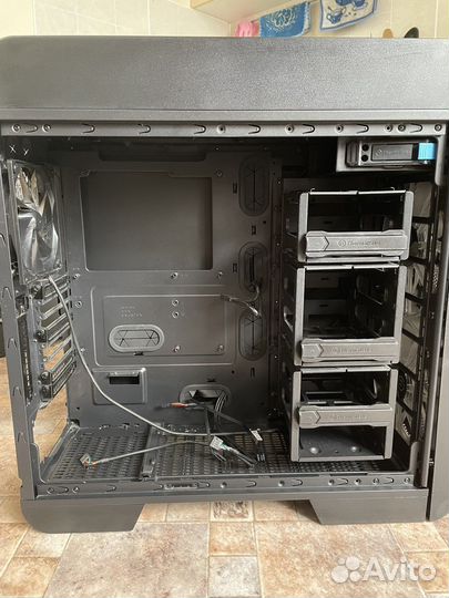 Корпус Thermaltake Core V71