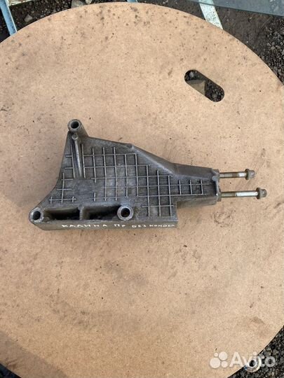 Правый кронштейн двигателя LADA kalina granta