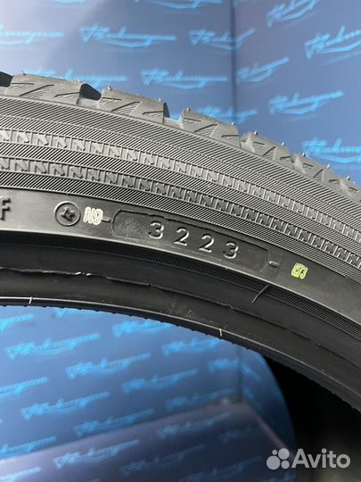 Yokohama BluEarth Winter V906 285/35 R22 106W