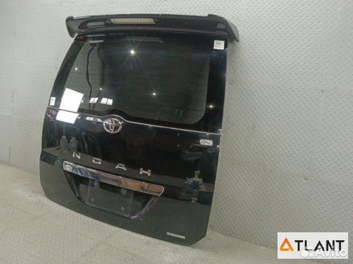 Дверь задняя toyota noah