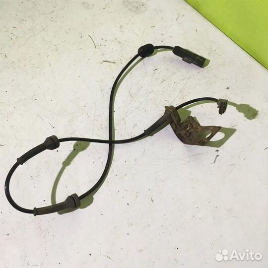 Датчик ABS передний левый Рено Сценик 2