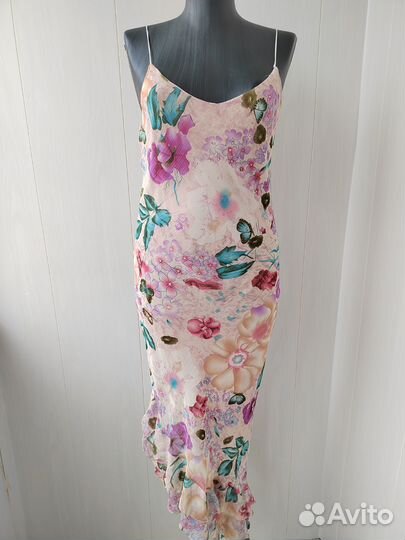 Нежно розовое платье с воланами 40-42 р