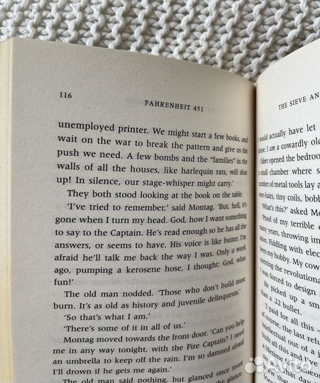 Книга на английском, Fahrenheit 451, Ray Bradbury