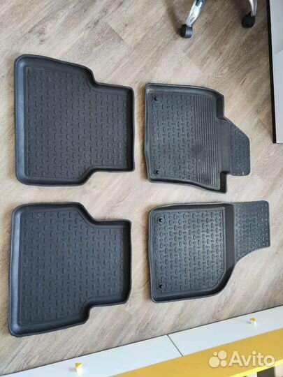 Коврики на Volkswagen Tiguan 1