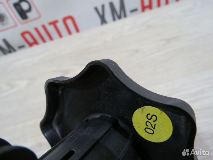 Крепление запасного колеса Audi A7