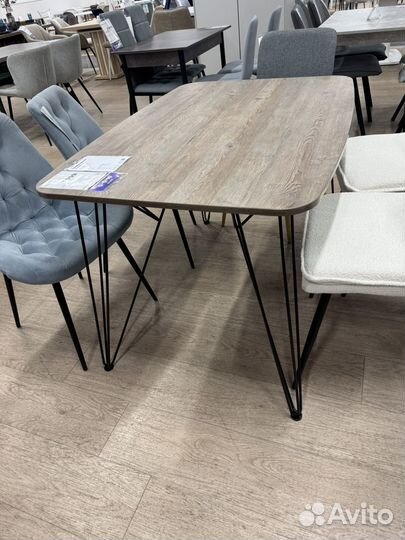 Стол кухонный