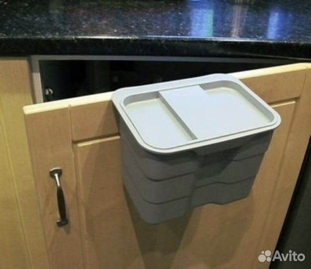 Мусорное ведро на дверцу новое